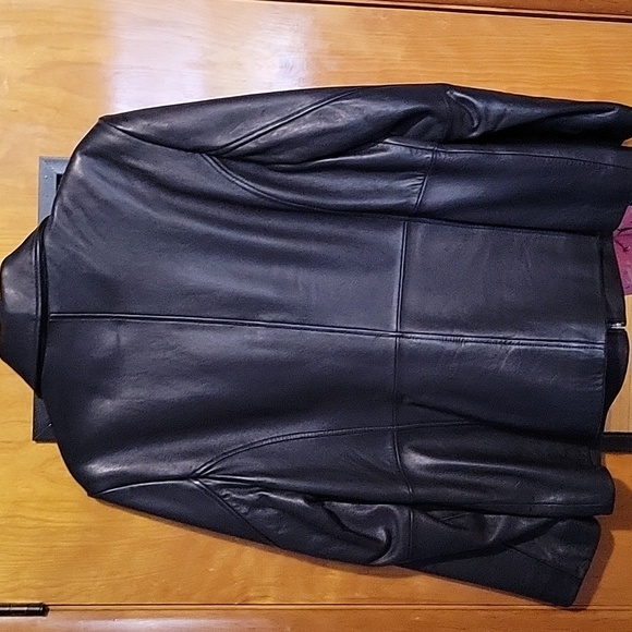 Vintage Liz Claiborne Ladies Leather Jacket - Picture 2 of 6